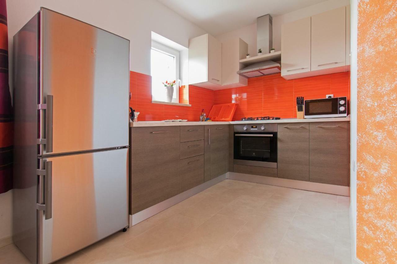 Apartment Valmas Pula Buitenkant foto