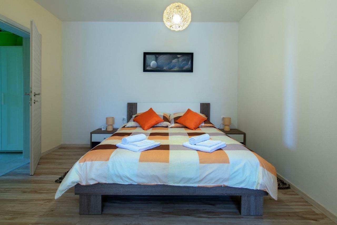 Apartment Valmas Pula Buitenkant foto